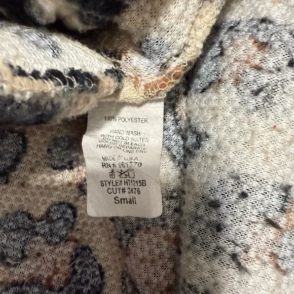 Haptics Sherpa women’s sweater animal print size small - Picture 9 of 14
